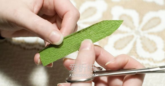 怎么做皱纹纸洋桔梗花的制作方法步骤图解- www.aizhezhi.com