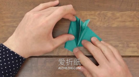 幼儿园怎么折纸会跳小青蛙的折法教程- www.aizhezhi.com