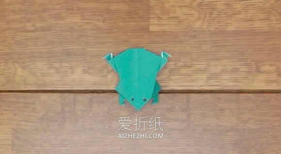 幼儿园怎么折纸会跳小青蛙的折法教程- www.aizhezhi.com