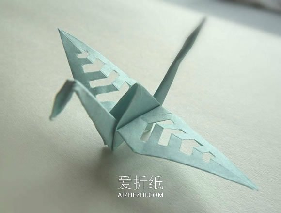 怎么做带剪纸图案千纸鹤的折纸方法图解- www.aizhezhi.com