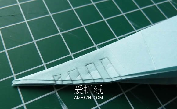 怎么做带剪纸图案千纸鹤的折纸方法图解- www.aizhezhi.com