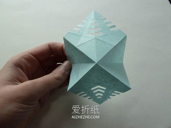 怎么做带剪纸图案千纸鹤的折纸方法图解- www.aizhezhi.com