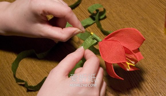 怎么做皱纹纸冠花贝母的手工制作方法- www.aizhezhi.com