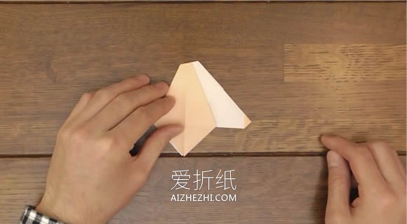 怎么折纸像史努比可爱狗狗的折法图解- www.aizhezhi.com