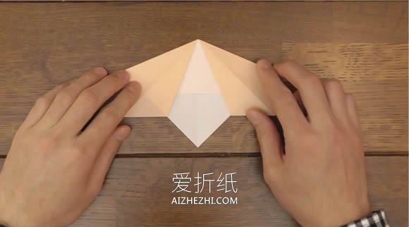 怎么折纸像史努比可爱狗狗的折法图解- www.aizhezhi.com