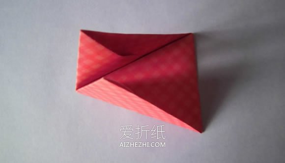 怎么折纸圣诞老人挂饰的两种折法图解步骤- www.aizhezhi.com