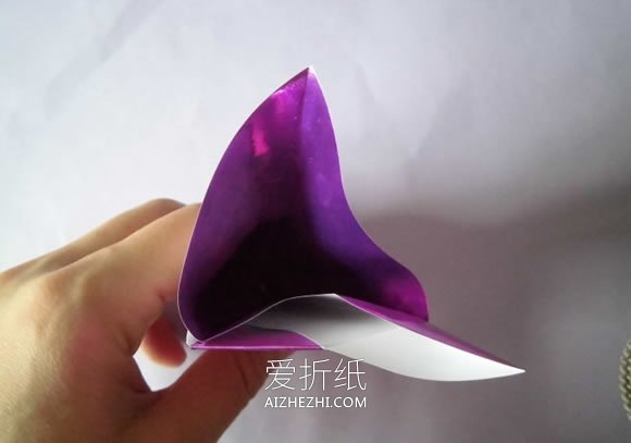 怎么折纸圣诞老人糖果盒的折法步骤图解- www.aizhezhi.com