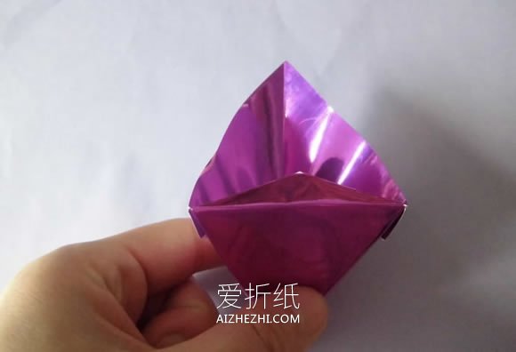 怎么折纸圣诞老人糖果盒的折法步骤图解- www.aizhezhi.com