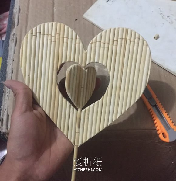 怎么用一次性筷子做天使之心音乐盒制作方法- www.aizhezhi.com