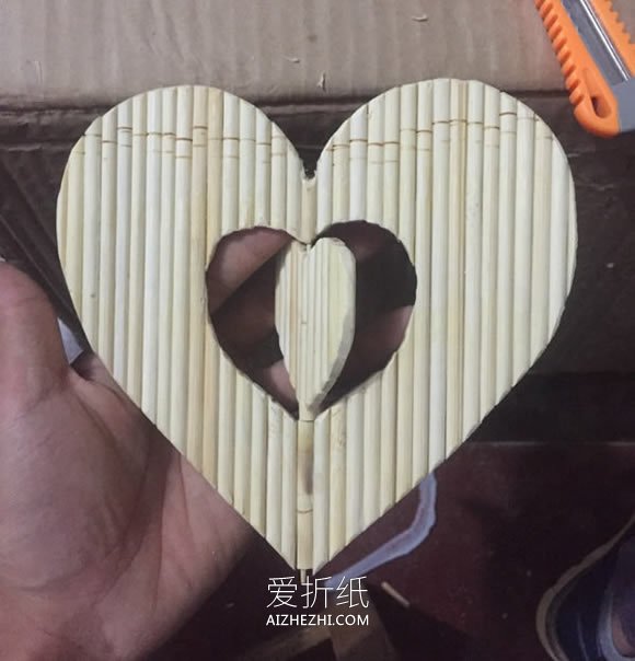 怎么用一次性筷子做天使之心音乐盒制作方法- www.aizhezhi.com