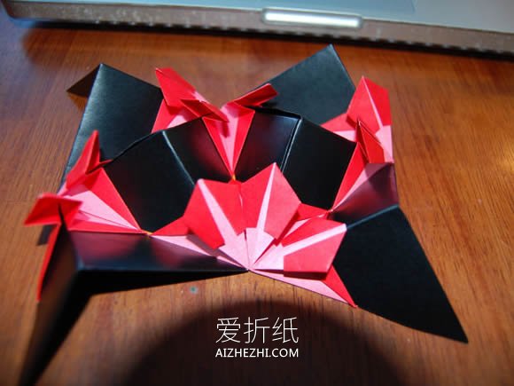 怎么手工做美丽纸花球的折纸过程图解- www.aizhezhi.com