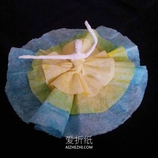 怎么做餐巾纸芭蕾舞演员人偶的手工制作方法- www.aizhezhi.com