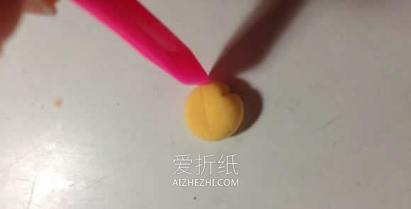 怎么做超轻粘土酥皮月饼的简单制作方法- www.aizhezhi.com