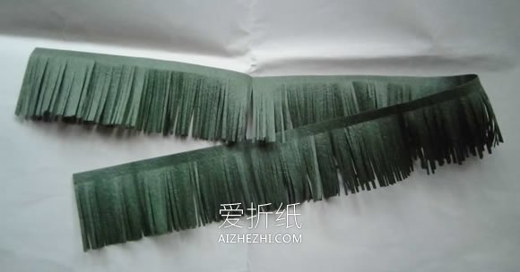怎么做皱纹纸圣诞花环的简单手工教程- www.aizhezhi.com