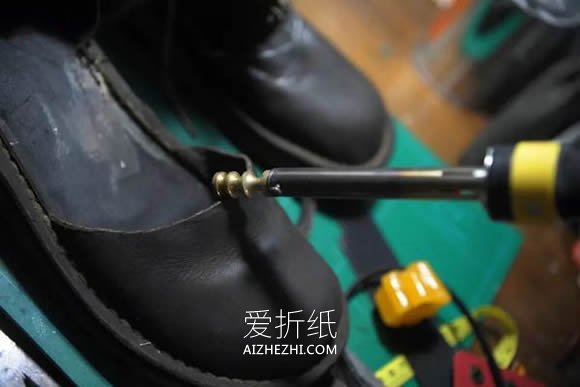 怎么用旧皮靴做文艺复古凉鞋的改造制作方法- www.aizhezhi.com