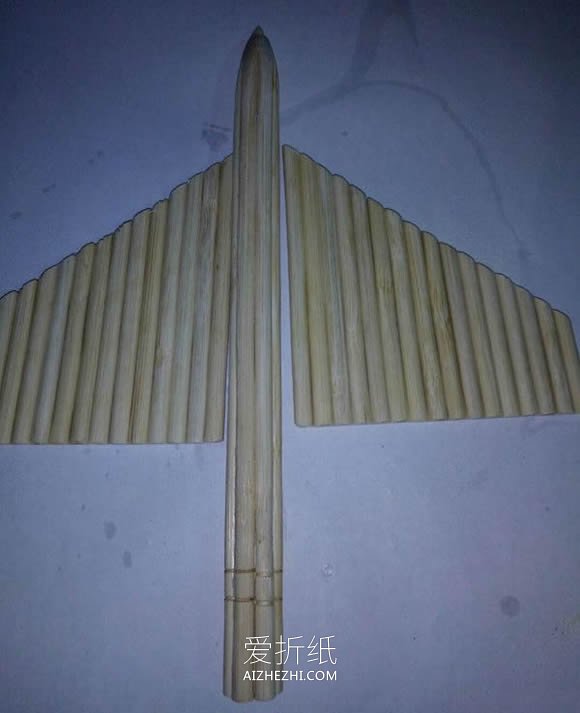 怎么用一次性筷子做飞机模型的制作方法- www.aizhezhi.com