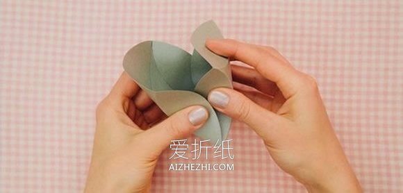 怎么用卡纸折纸四角礼品盒的折法过程图解- www.aizhezhi.com