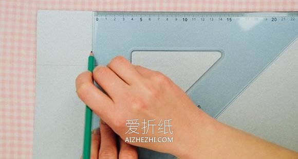 怎么用卡纸折纸四角礼品盒的折法过程图解- www.aizhezhi.com