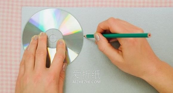 怎么用卡纸折纸四角礼品盒的折法过程图解- www.aizhezhi.com