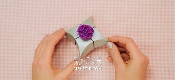 怎么用卡纸折纸四角礼品盒的折法过程图解- www.aizhezhi.com