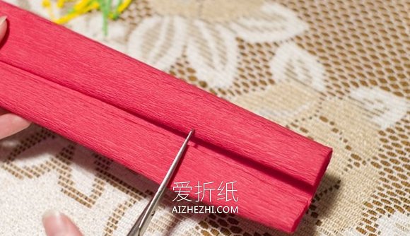 怎么用皱纹纸做圣诞红的手工制作方法教程- www.aizhezhi.com