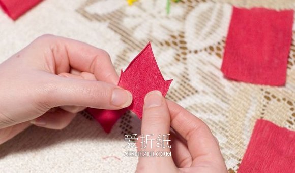 怎么用皱纹纸做圣诞红的手工制作方法教程- www.aizhezhi.com