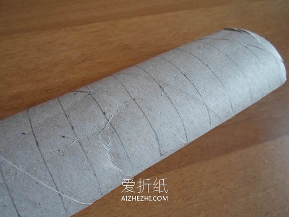 怎么做闪亮卷纸芯雪花的手工制作方法教程- www.aizhezhi.com