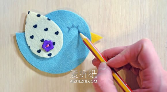 怎么做不织布小鸟冰箱贴的制作方法图解- www.aizhezhi.com