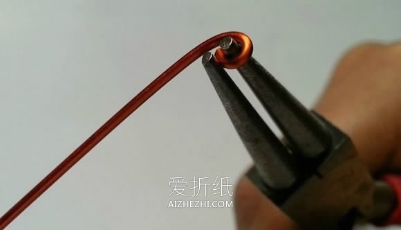 怎么用金属丝做高音符号戒指的制作方法图解- www.aizhezhi.com