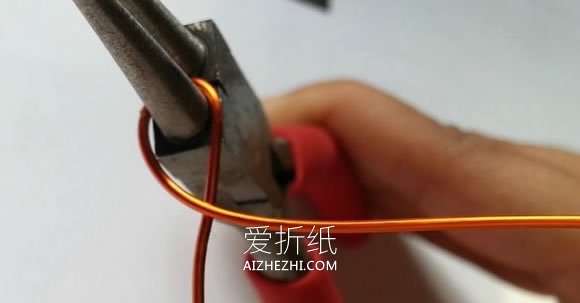 怎么用金属丝做高音符号戒指的制作方法图解- www.aizhezhi.com