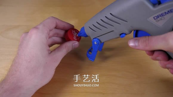 可乐瓶科技小制作 DIY橡皮筋动力飞机的方法- www.aizhezhi.com