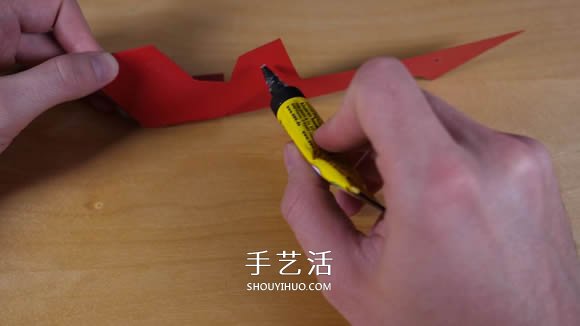 可乐瓶科技小制作 DIY橡皮筋动力飞机的方法- www.aizhezhi.com