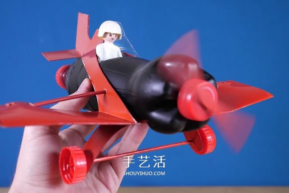 可乐瓶科技小制作 DIY橡皮筋动力飞机的方法- www.aizhezhi.com