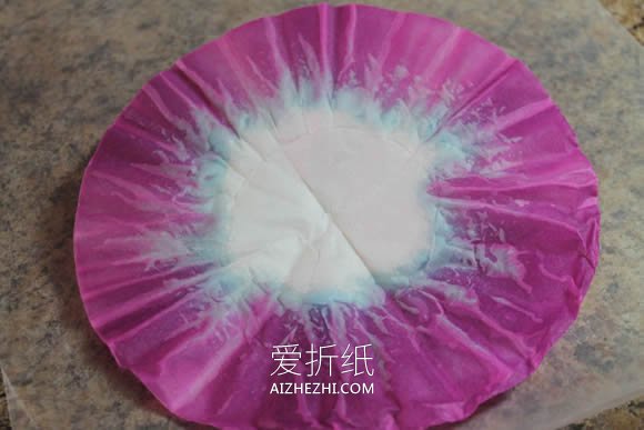 怎么用咖啡过滤纸做情人节花束或装饰纸花- www.aizhezhi.com