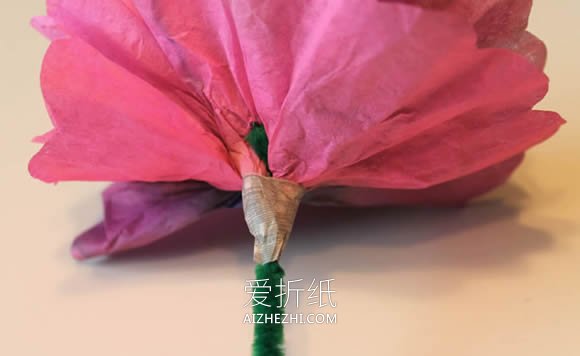 怎么用咖啡过滤纸做情人节花束或装饰纸花- www.aizhezhi.com