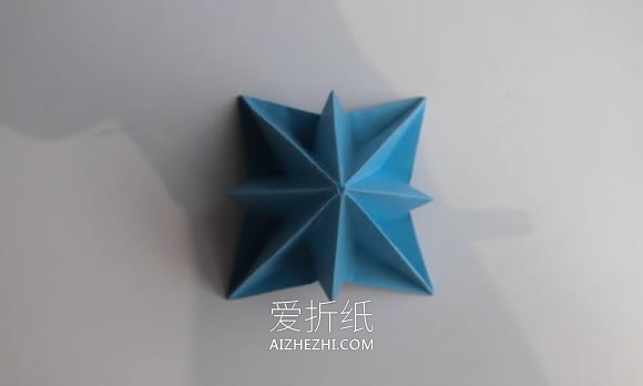 怎么简单折纸双色圣诞树的折法步骤图解- www.aizhezhi.com