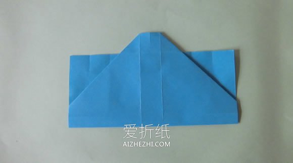 怎么简单折纸圣诞花环挂饰的折法步骤图解- www.aizhezhi.com