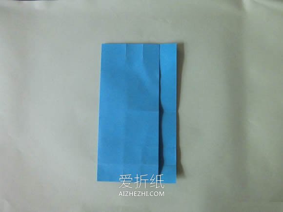 怎么简单折纸圣诞花环挂饰的折法步骤图解- www.aizhezhi.com