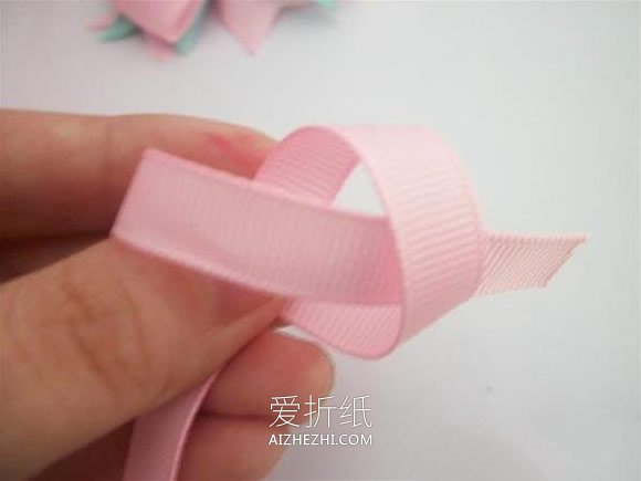 怎么做双色公主风蝴蝶结发饰的制作方法- www.aizhezhi.com