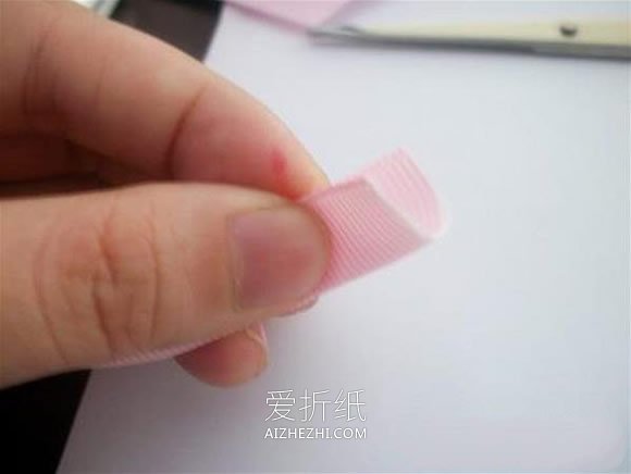 怎么做双色公主风蝴蝶结发饰的制作方法- www.aizhezhi.com