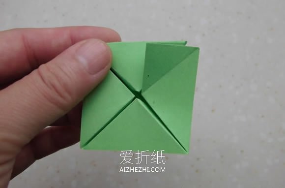 儿童怎么简单折纸圣诞树的折法过程步骤- www.aizhezhi.com