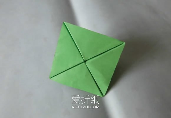 儿童怎么简单折纸圣诞树的折法过程步骤- www.aizhezhi.com