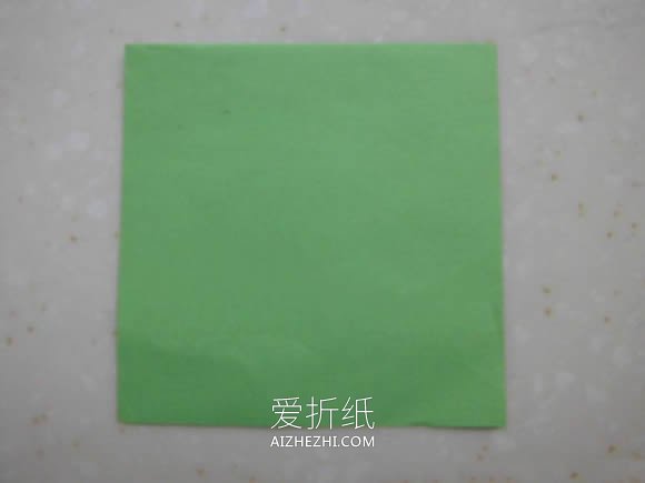儿童怎么简单折纸圣诞树的折法过程步骤- www.aizhezhi.com