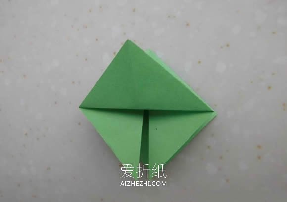 儿童怎么简单折纸圣诞树的折法过程步骤- www.aizhezhi.com