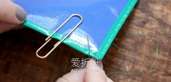 怎么用油布手工制作手机套的方法图解- www.aizhezhi.com