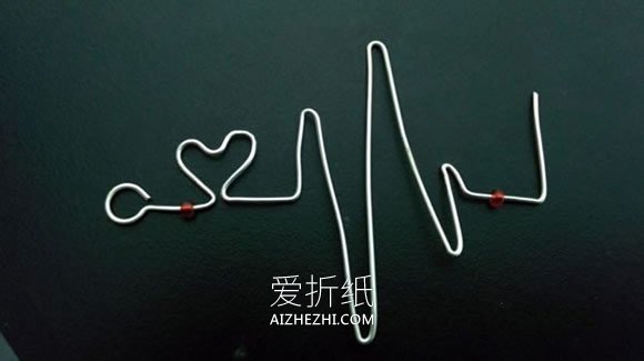 怎么用金属丝做情人节心动项链坠的制作方法- www.aizhezhi.com