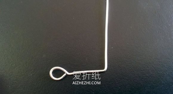 怎么用金属丝做情人节心动项链坠的制作方法- www.aizhezhi.com