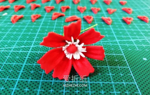 怎么做红白两色超轻粘土花的制作方法步骤- www.aizhezhi.com