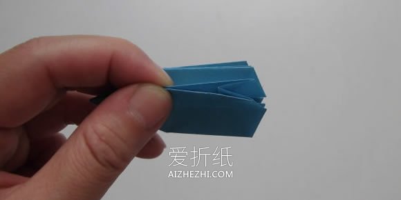 手工折纸华丽圣诞树怎么折的过程步骤- www.aizhezhi.com