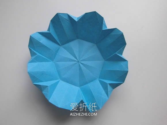 手工折纸华丽圣诞树怎么折的过程步骤- www.aizhezhi.com